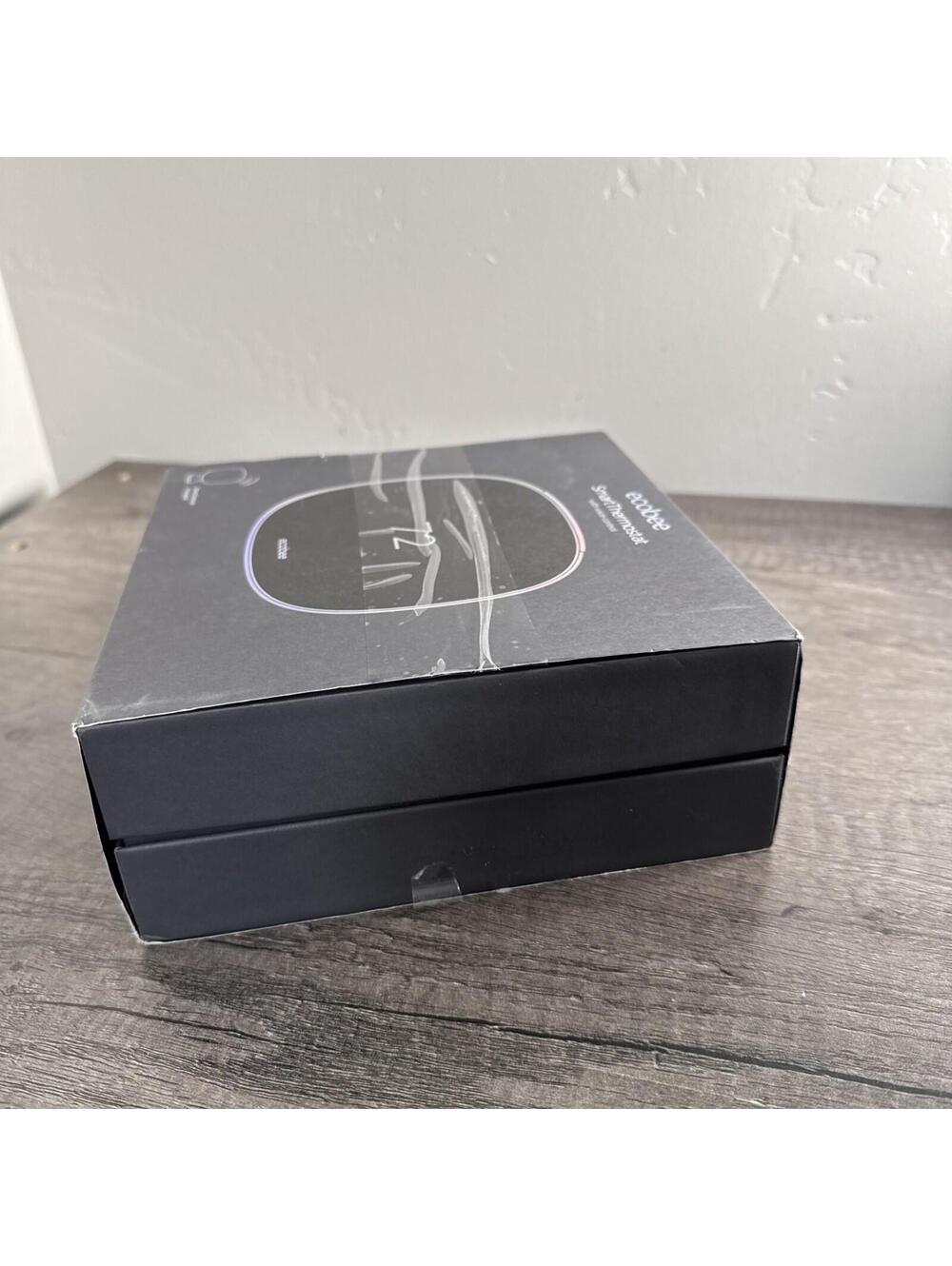 ecobee SmartThermostat EB-STATE5-01 With Voice Control & Smart Sensor Included - Picture 4 of 5
